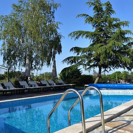 Family Hotel Old Time Tyulenovo Bagian luar foto